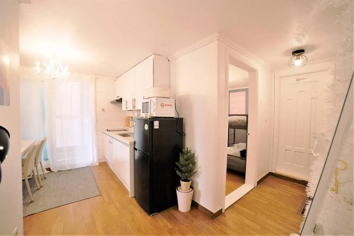 Sunny Tarrace House - Hongdae Station 2Min Walk Apartment Seoul South Korea