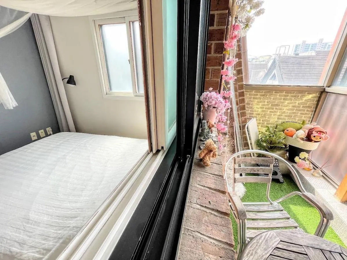 Sunny Tarrace House - Hongdae Station 2Min Walk Apartment Seoul 0*,  South Korea