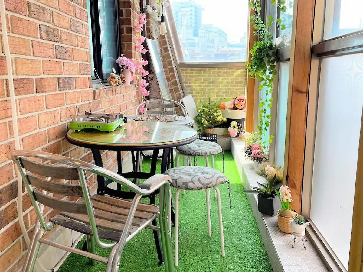 Apartamento Sunny Tarrace House - Hongdae Station 2Min Walk Seúl