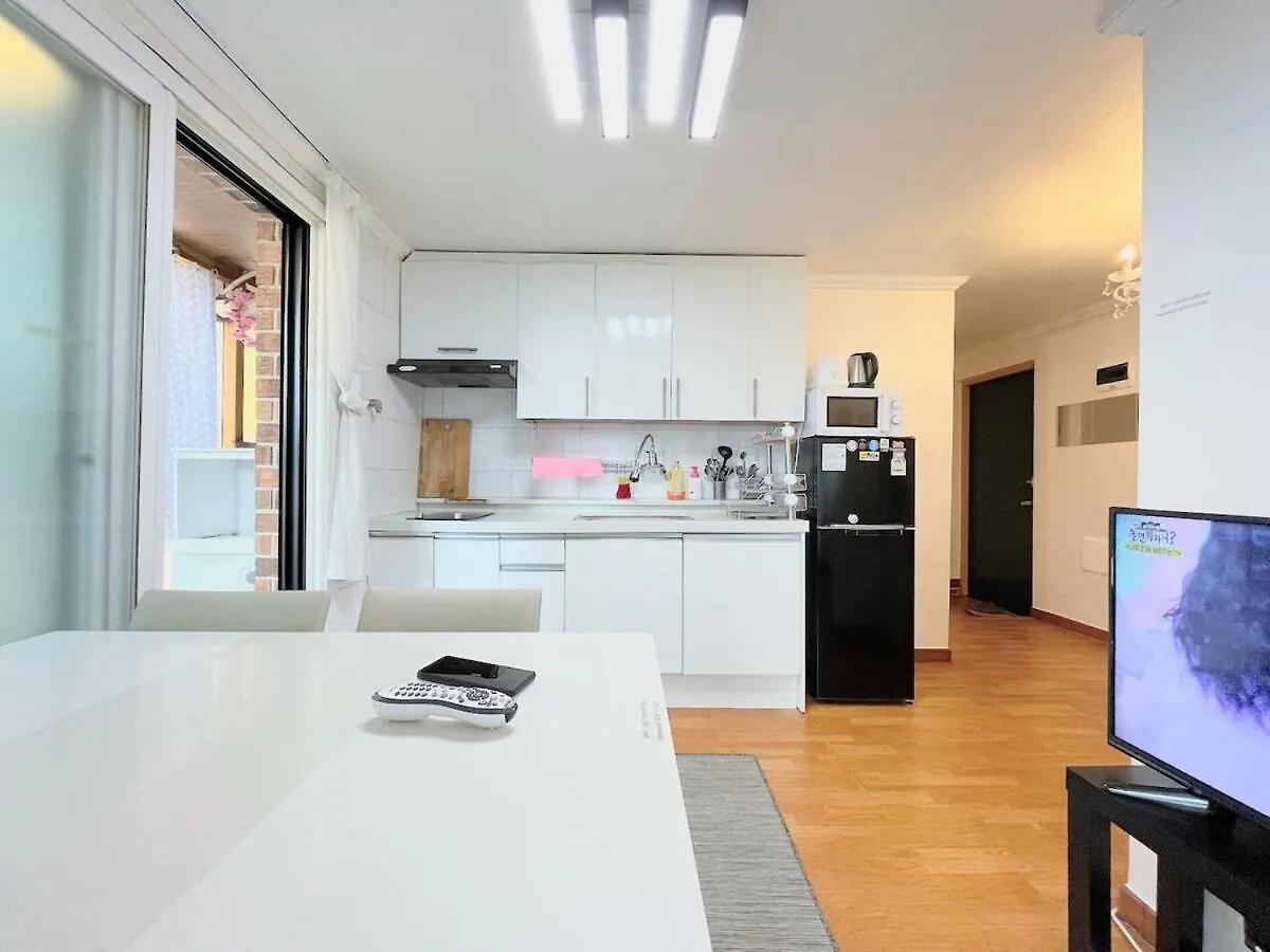 Апартаменты Sunny Tarrace House - Hongdae Station 2Min Walk Сеул 0*,