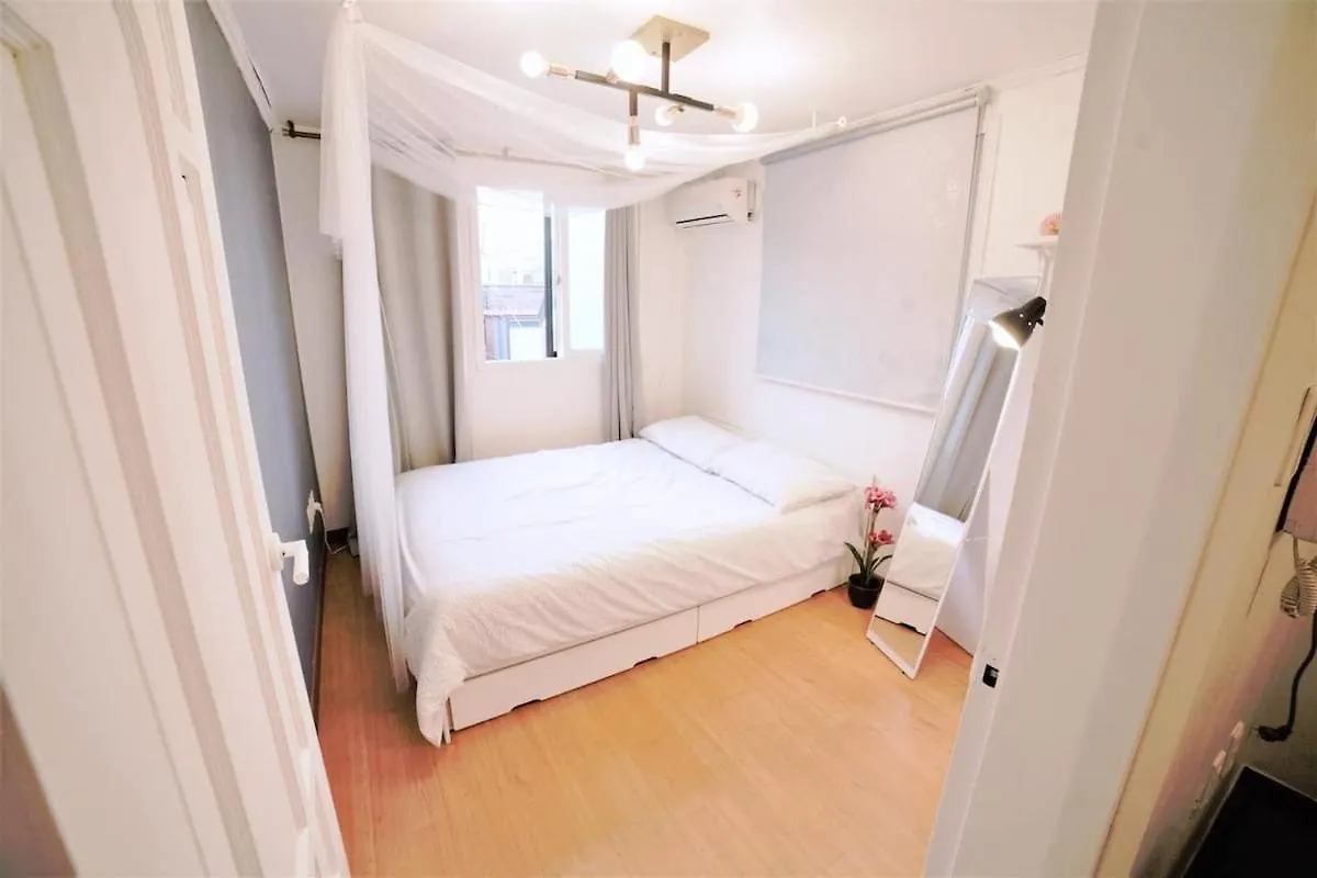 Апартаменты Sunny Tarrace House - Hongdae Station 2Min Walk Сеул 0*,