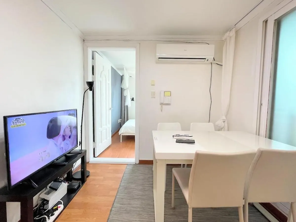 Апартаменты Sunny Tarrace House - Hongdae Station 2Min Walk Сеул
