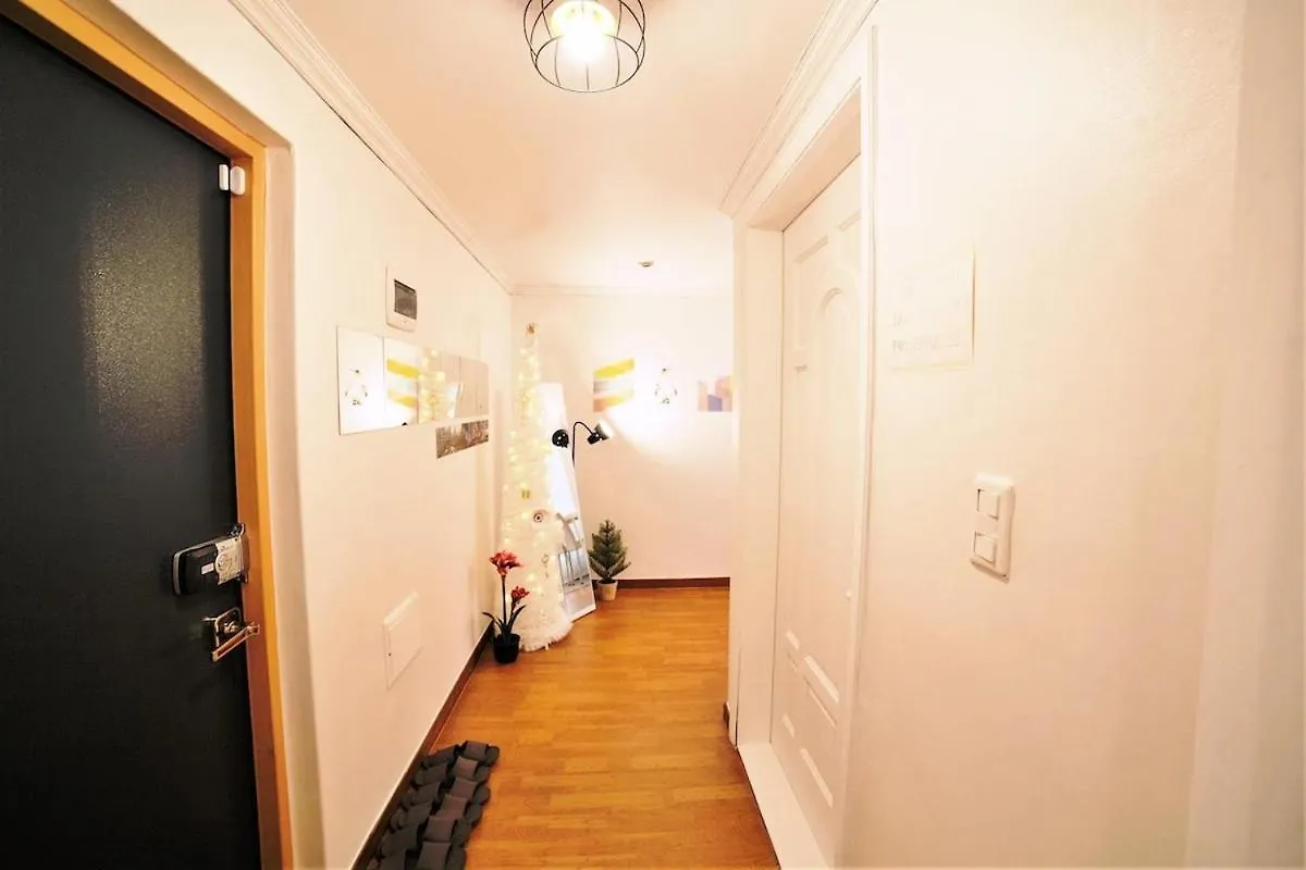 Апартаменты Sunny Tarrace House - Hongdae Station 2Min Walk Сеул 0*,  Южная Корея