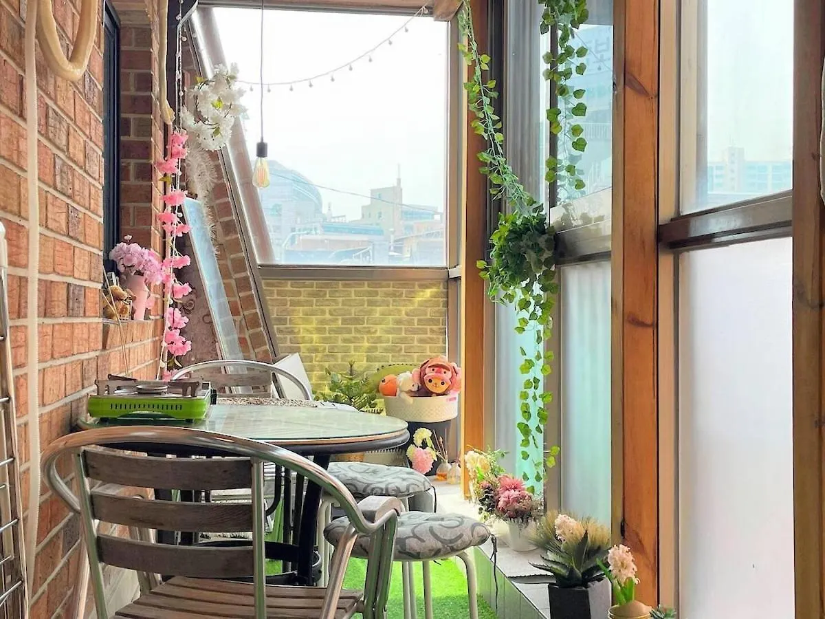 Апартаменты Sunny Tarrace House - Hongdae Station 2Min Walk Сеул Южная Корея